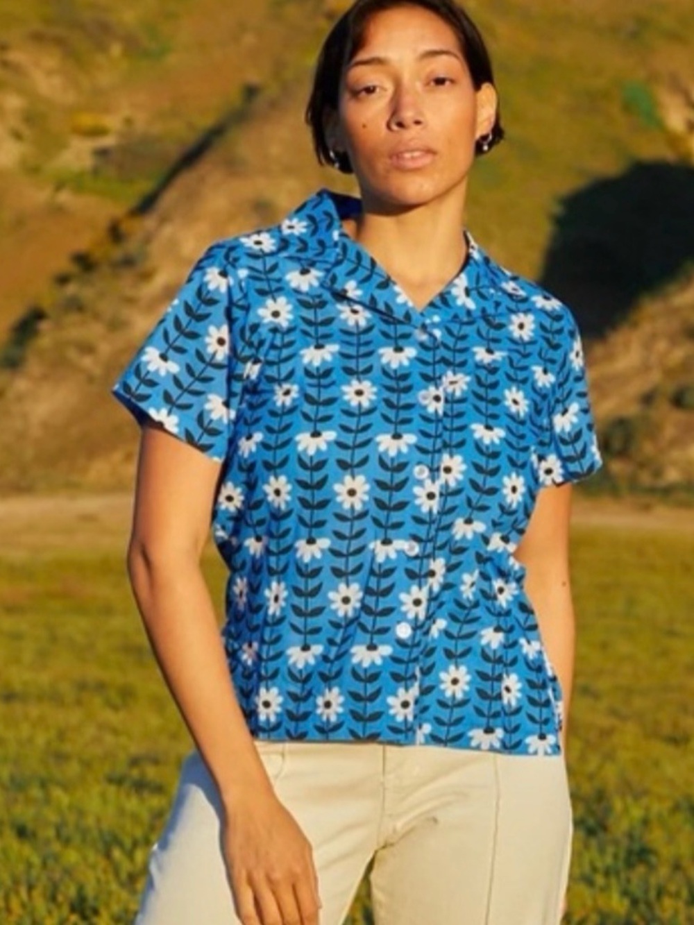 Big Bud Press Pantry Short Sleeve Button-Up in Daisy Chain Print Size XS